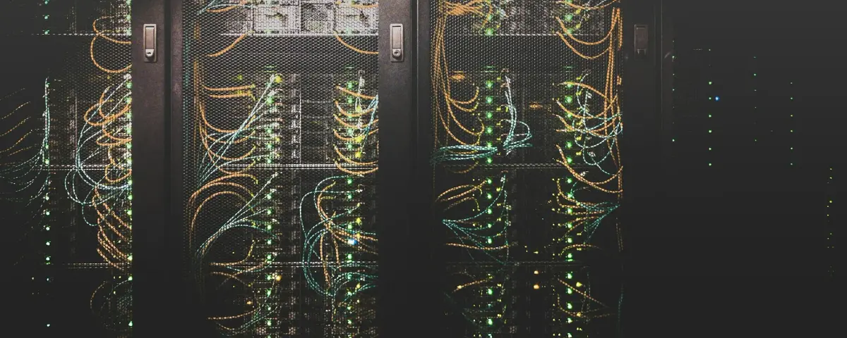 Self-hosting vs wynajem serwera gier: Prawdziwe koszty